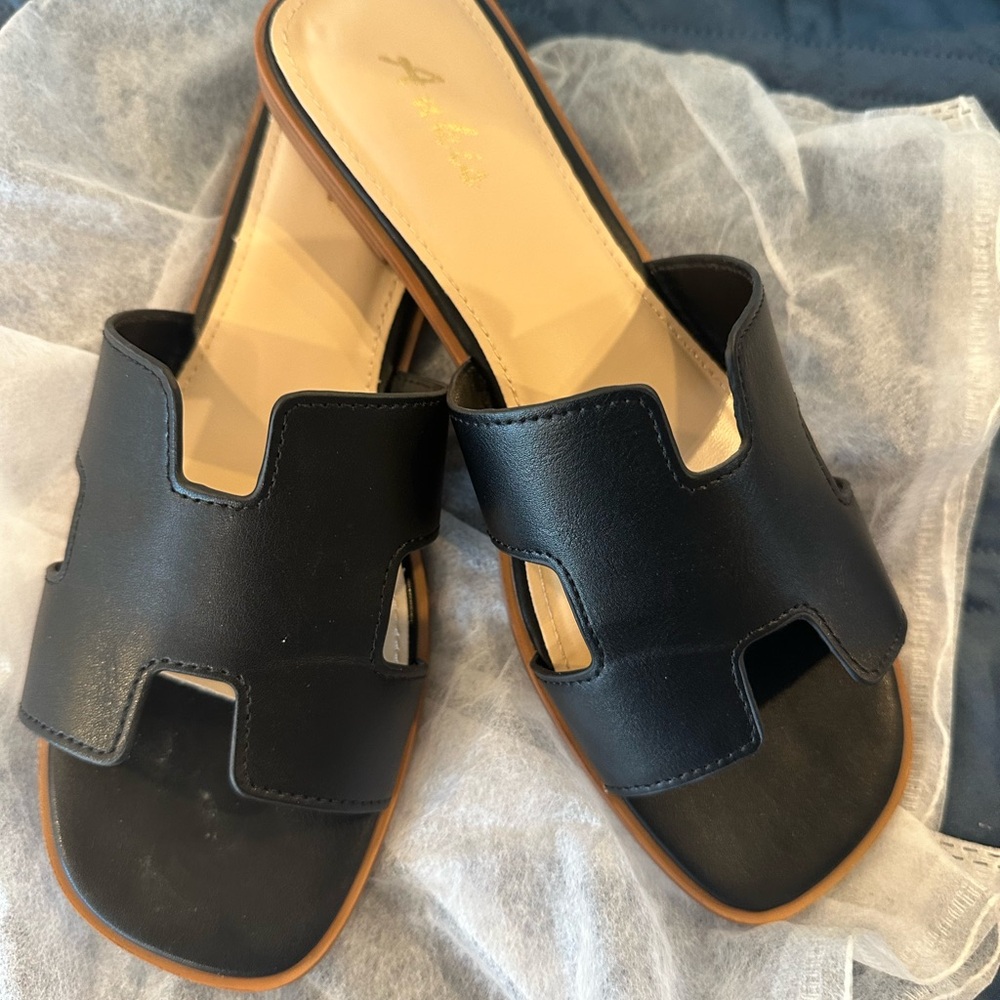 Designer Inspired black pleather Slide Sandals size 7